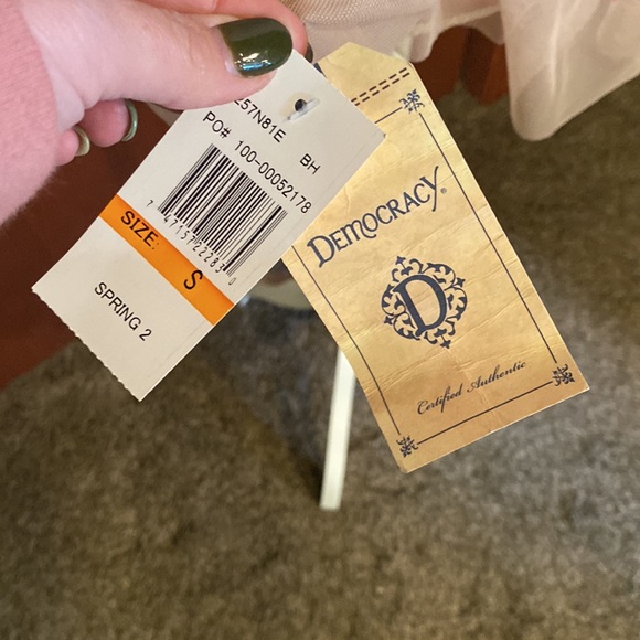 Democracy Embroidered Floral Blouse - Picture 6 of 7